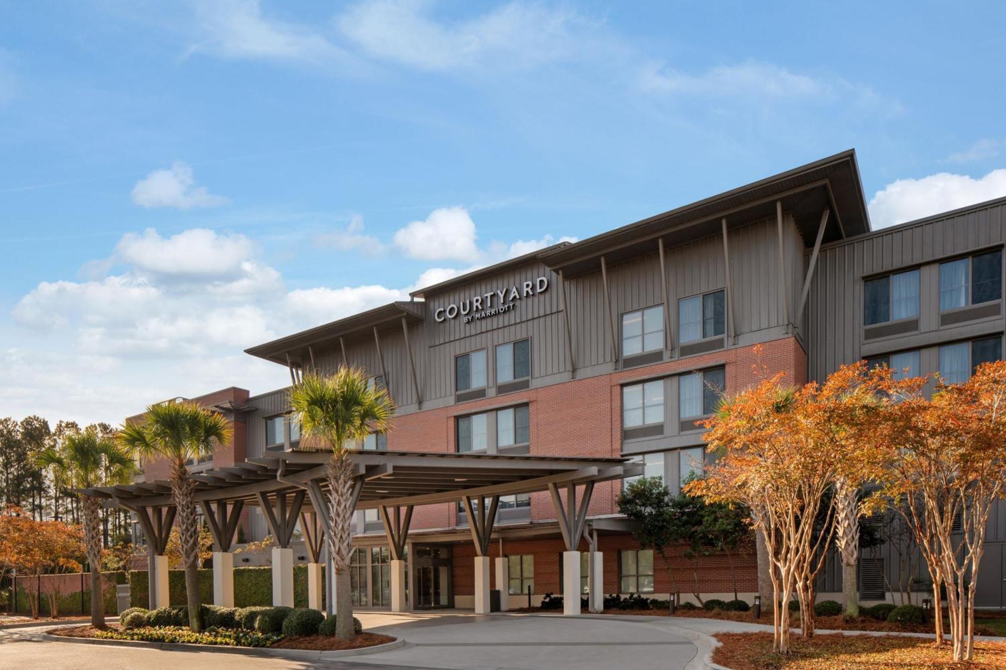Courtyard By Marriott Charleston Съмървил Екстериор снимка