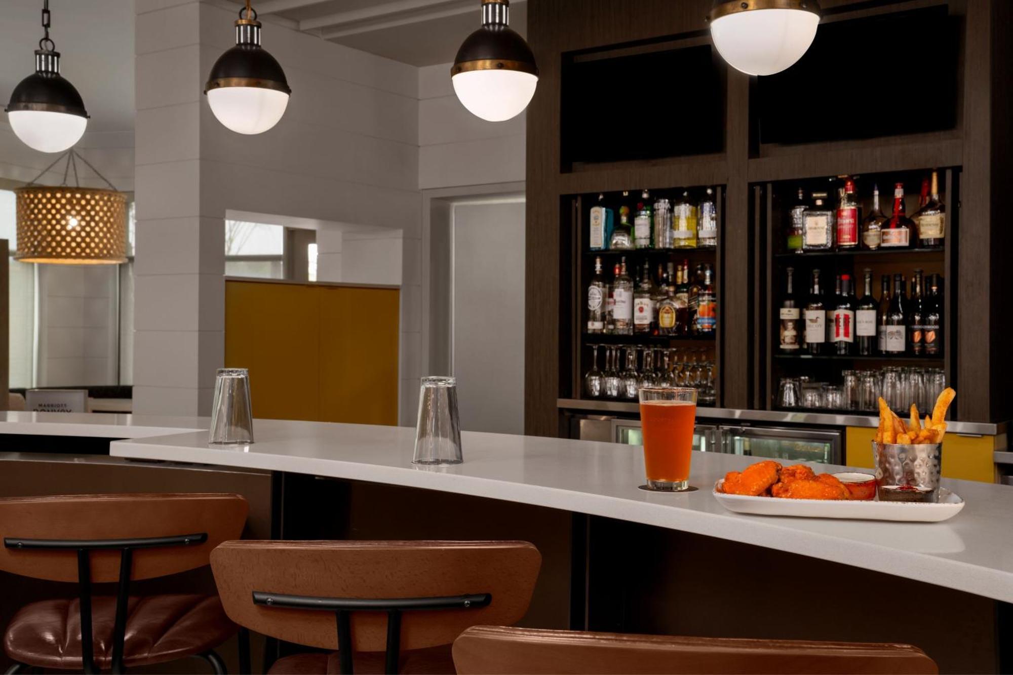 Courtyard By Marriott Charleston Съмървил Екстериор снимка