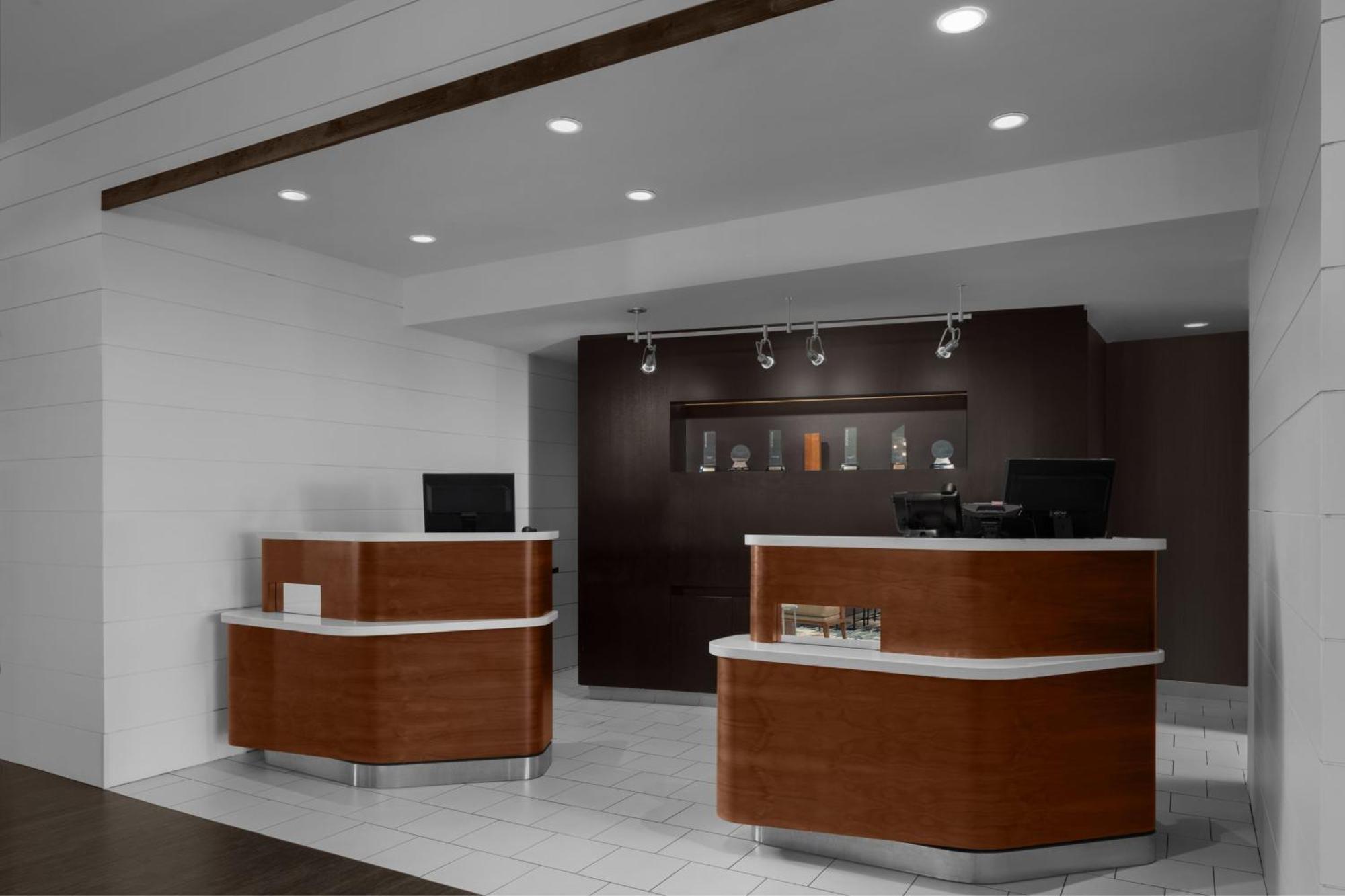Courtyard By Marriott Charleston Съмървил Екстериор снимка