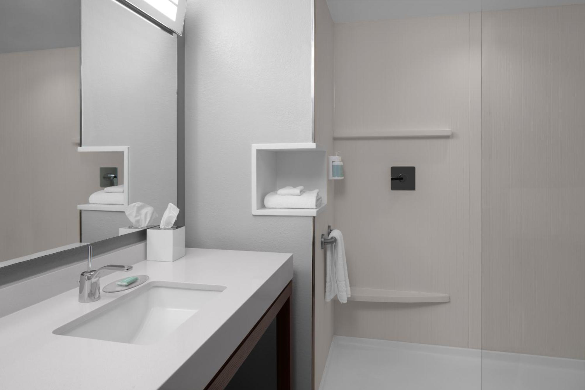 Courtyard By Marriott Charleston Съмървил Екстериор снимка