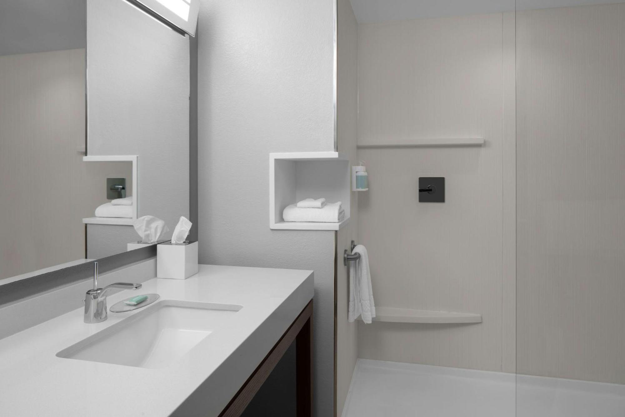 Courtyard By Marriott Charleston Съмървил Екстериор снимка