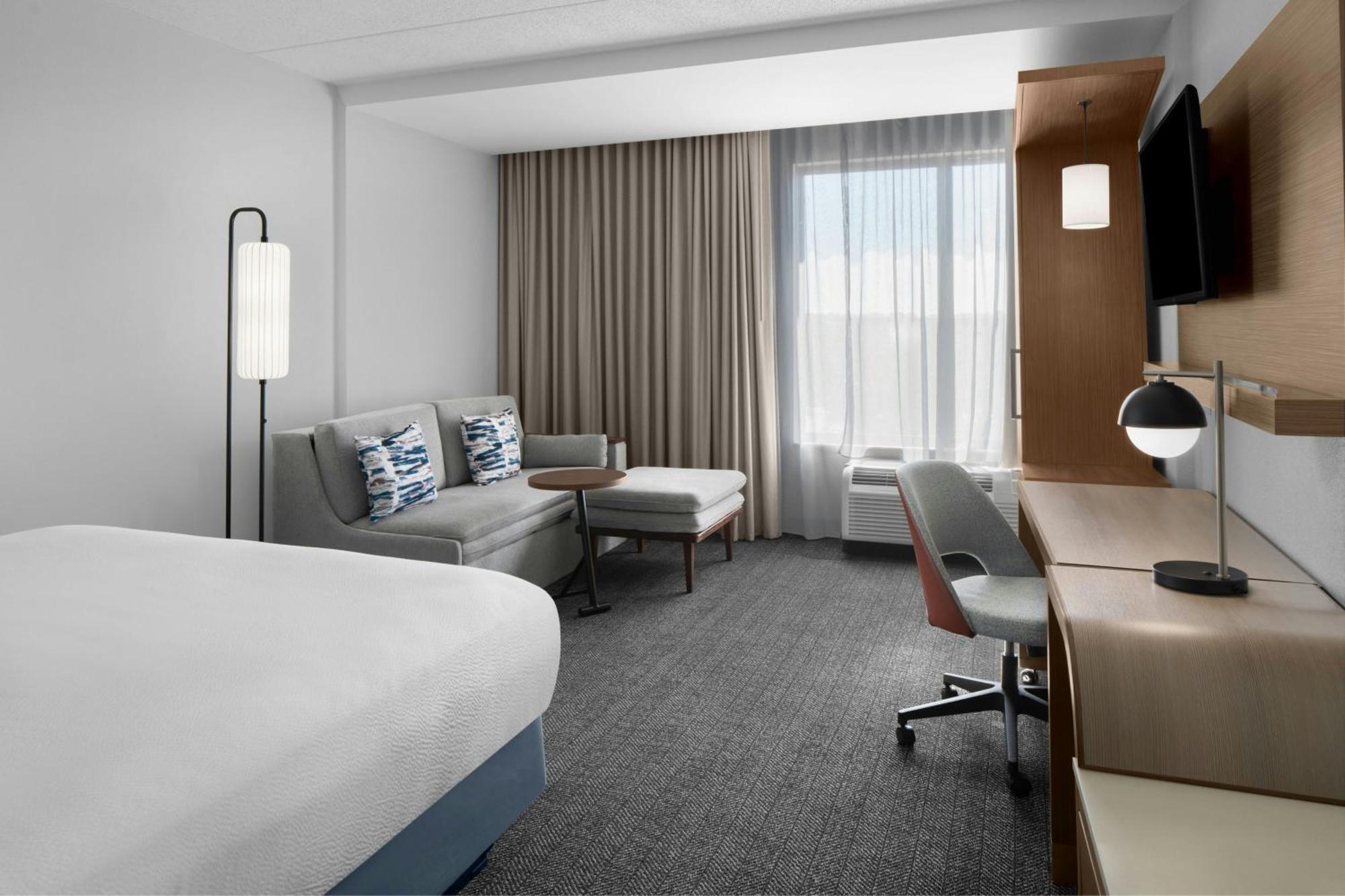 Courtyard By Marriott Charleston Съмървил Екстериор снимка